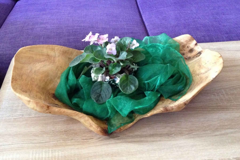 Blumenschale aus Holz – handgefertigt
